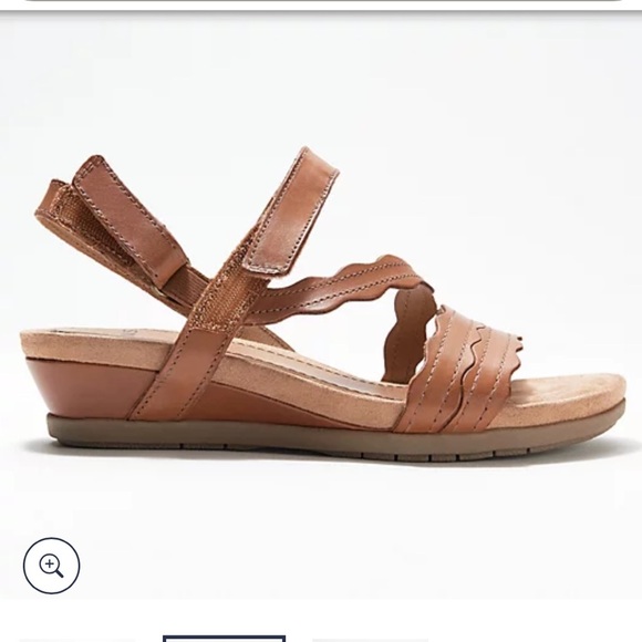 Earth Origins Poppy Wedge Sandal size‎ 8 wide Camel color - Picture 9 of 10